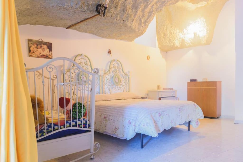 Appartamento In Pietra Di Tufo Verde Ischitana, Forio Forio  Екстер'єр фото